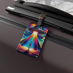 UFO Alien Luggage Tag: Pyramid Design, Sci-Fi Travel Accessory
