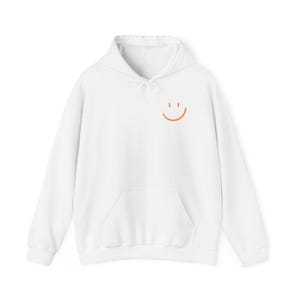 Rób to, co sprawia, że jesteś szczęśliwy Unisex Heavy Blend Hooded Bluza z kapturem/Wesoła bluza z kapturem/Dobre wibracje/Pozytywny przekaz/Uśmiech