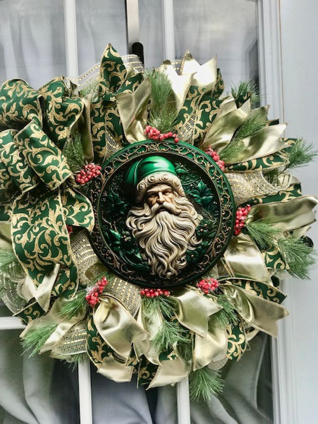 Beige Santa with Wreath and Tree 21.5