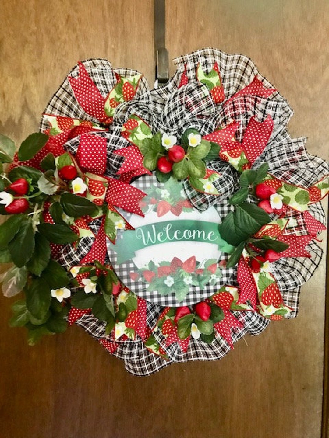 Strawberry Mesh Wreath With Welcome Sign, Summer Door Hanger - Etsy