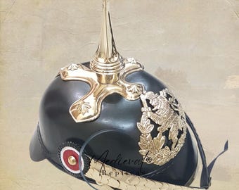 第一次世界大戦のドイツ軍のスパイク付き革製ヘルメット