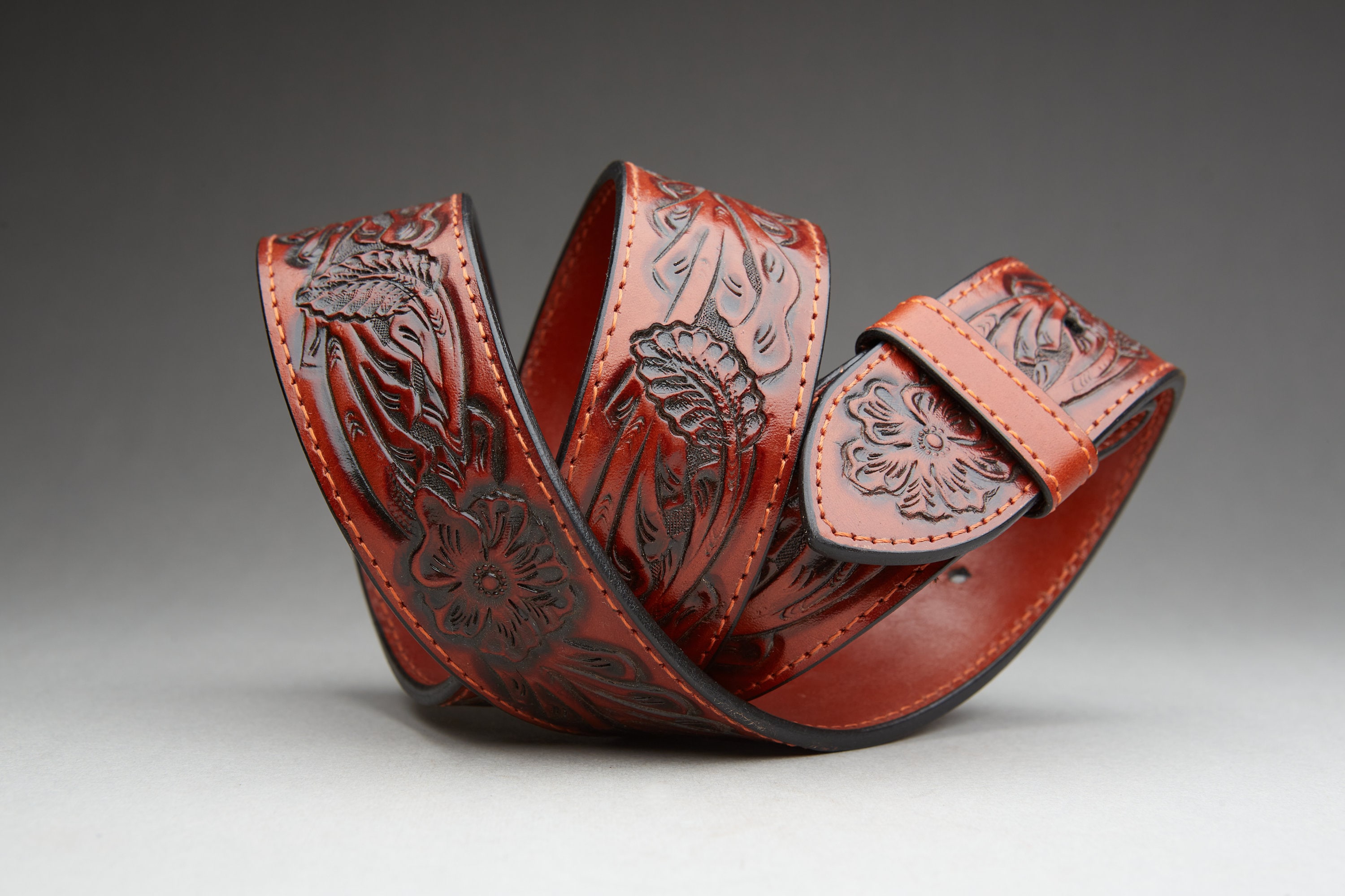 Hand Tooled Floral Leather Belt: Vintage Brown Western  display picture 2