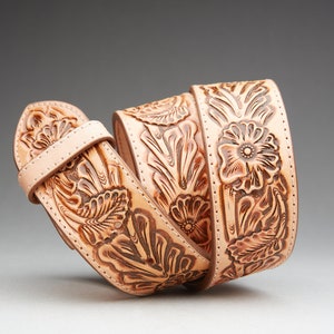 Ceinture en cuir floral repoussé à la main : style selle western
