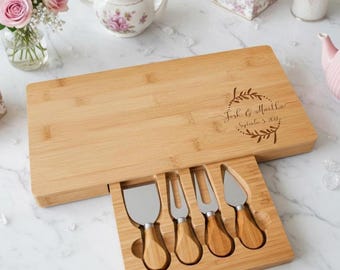 Personalized cheese board set, Custom cheese board set, Engraved cutting board, Wedding gifts, Gifts for the couple, Christmas gifts