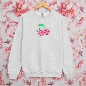 Phi Mu Sorority Disco Cherry / Niestandardowy kolor grecki haft Gildan 18000 bluza / Duży prezent dla małej siostry
