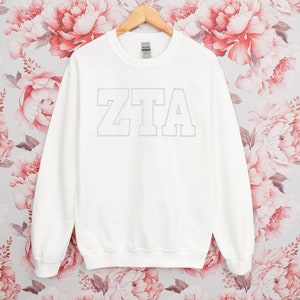 Zeta Tau Alpha Sorority Letter Outline / Benutzerdefinierte Farbe Griechisch Besticktes Gildan 18000 Sweatshirt / Große kleine Schwester Geschenk