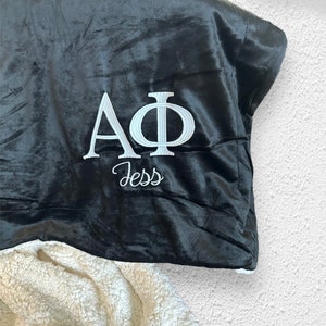 アルファファイ ソロリティ ブランケット / カスタムカラー ギリシャ刺繍 スローブランケット / ビッグリトルシスターギフト / 入会祝いギフト