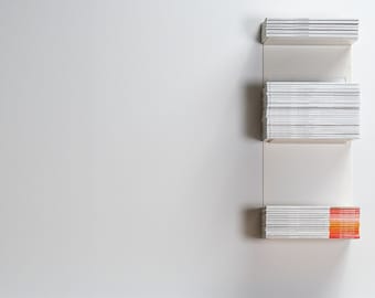 Bibliothèque | Étagère | Bibliothèque verticale | Étagère flottante | Porte-revues | Étagère murale | Rangement | Format de magazine « BS-M » blanc