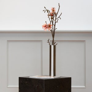 Metal vase | Metal flower vase | Stainless steel | Designer vase | Retro vase | Industrial & minimalist | Retro vase | Timeless | &quot;V2&quot;