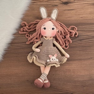 Gehaakte pop | Gepersonaliseerde pop Bunny Girl | Gepersonaliseerd babyspeelgoed | Cadeaumand voor babyshower | Verjaardagscadeaudoos voor haar