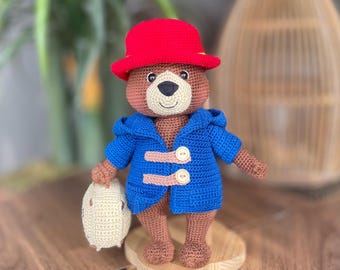 Handgemachter gehäkelter Paddington Bär: Personalisiertes Amigurumi-Stofftier
