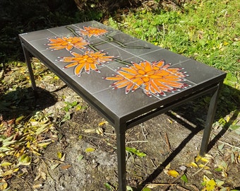 Ceramic table by ADRI