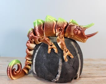 Horned Chameloen Articulated Flexi Fidget Desk Figurine Toy - 3D Printed Desk Pet