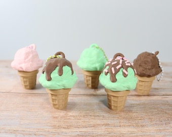 Ice Cream Cone Fidget Clicker Keychain – 3D Printed PLA Toy in Mint, Chocolate, Strawberry, Vanilla – With Drizzle & Sprinkles!