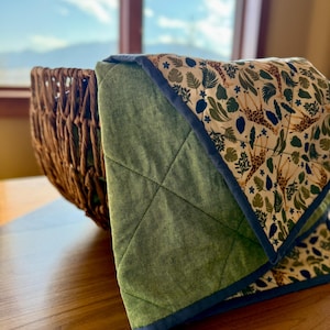Ready to ship - Handmade, Whole Cloth Giraffe Baby Quilt, Play mat