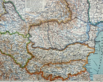 Op de afbeelding: Een vintage kaart van de regio Roemenië, met rivieren, steden en grenzen. De kaart is gedrukt in tinten blauw, groen, bruin en geel. De tekst op de kaart is in het Duits.