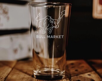 Wall Street Bull Pint Glass: Stock Market Investor Gift