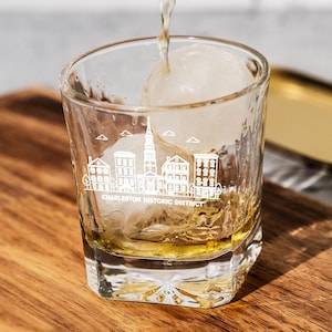 Charleston Historic District Whiskey Glass – Iconic Landmarks & Southern Charm Scene Engraved Tumbler Gift