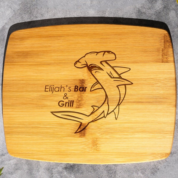 Personalized Shark Bamboo Cutting Board – Ocean-inspired Kitchen Decor with Custom Engraving! Fisherman Gift, Aquatic Life, Surfing Decor