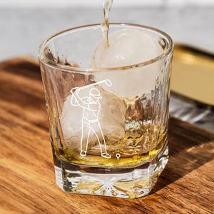 Golf Scene Whiskey Glass: Gift for Golf Lovers