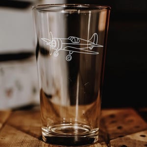 Vintage Airplane Pint Glass: Retro Aviation Design, Pilot Gift
