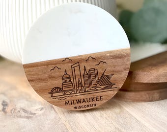 Milwaukee Wisconsin Coaster Featuring City Skyline and Iconic Landmarks – Unique Milwaukee Gift Idea