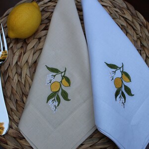 Linen napkins with yellow lemons embroidered set of 6, Linen napkins, 100% Linen table napkins, dinner Napkins, Embroidered napkins.