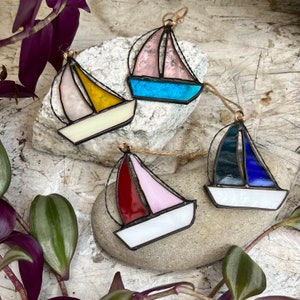 Mini sailboat ornament stained glass, gift for sailor dad or grandpa, Boat lover gift, hanging blue boat suncatcher, mothers day gift