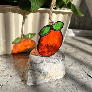 Stained glass hanging orange fruit, summer decor, kitchen fruit decor, gift for mom, gift for grandma, housewarming gift, summer ornament
