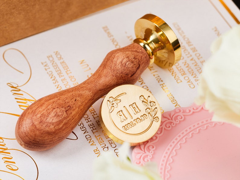 Benutzerdefiniertes Logo Wachssiegel Stempel Kit für Hochzeitseinladung , Benutzerdefinierte Brief Wachs Stempel Kit , Hochzeit Wachssiegel Kit , Brief Wachs Stempel Kit Brauch Bild 1