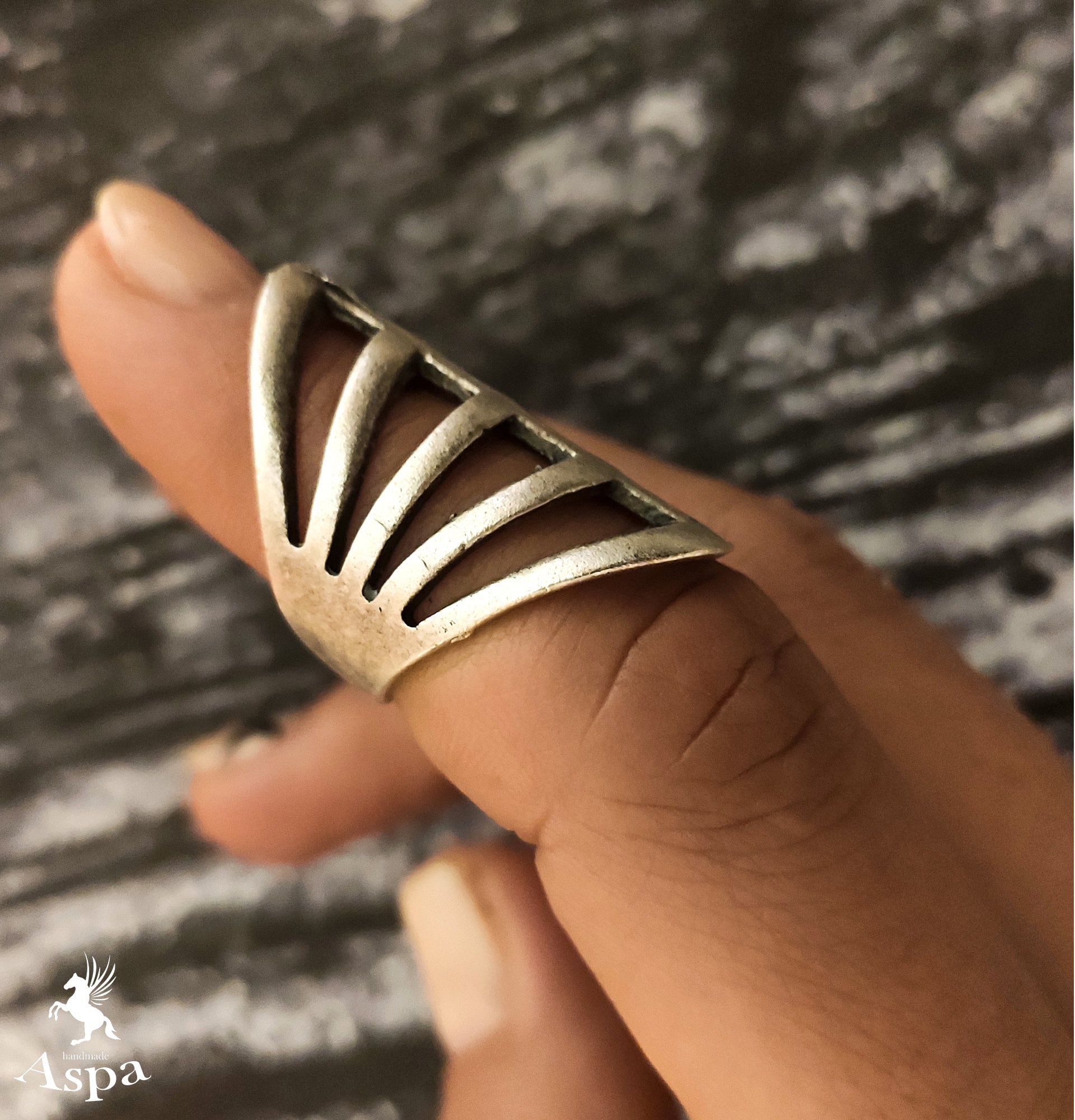 Arthritis Finger Splint Ring Mallet Hammered Textured Rings EDS