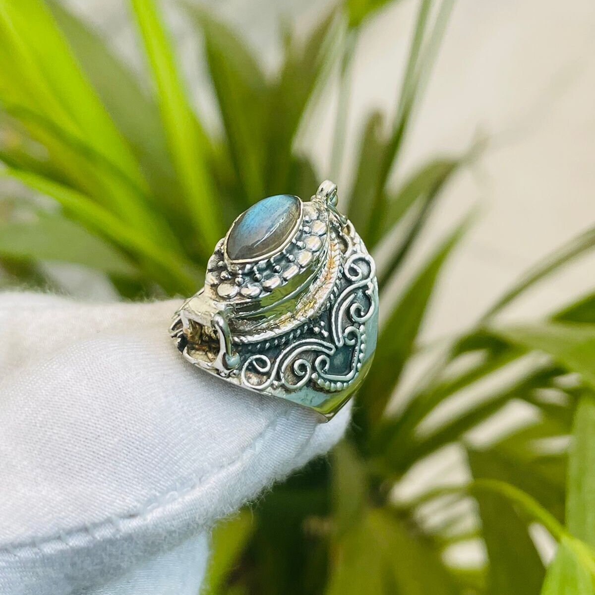 Poison ring labradorite Etsy France