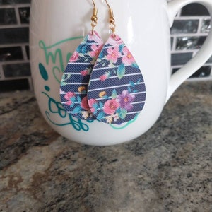 1 layer floral and stripe faux leather earrings
