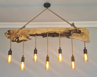 Lampadario rustico in legno d'ulivo, lampadario in legno con bordo vivo della fattoria per sala da pranzo, plafoniera unica per tavolo da pranzo e cucina