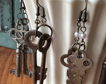 Vintage key earrings, skeleton key, old key, dangle, antique jewelry, repurposed antiques, upcycled jewelry, genuine vintage keys