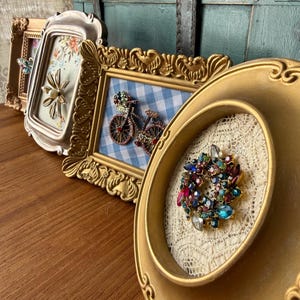 Framed Vintage Brooch, Spring, repurposed, bike, butterfly, flower, wreath, upcycled, vintage jewelry, brooches, handkerchief bild 6