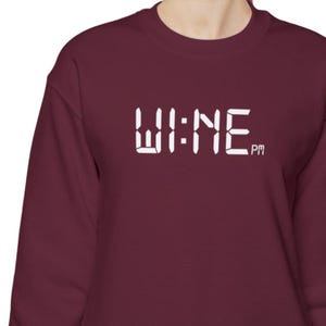 WINE o'clock, hösttröja, unisex Heavy Blend™ rund halströja, höstkläder, vinpresent, vintröja, pullover