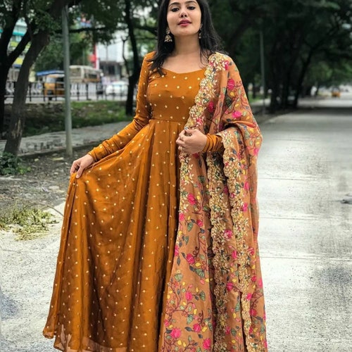 flared gown design