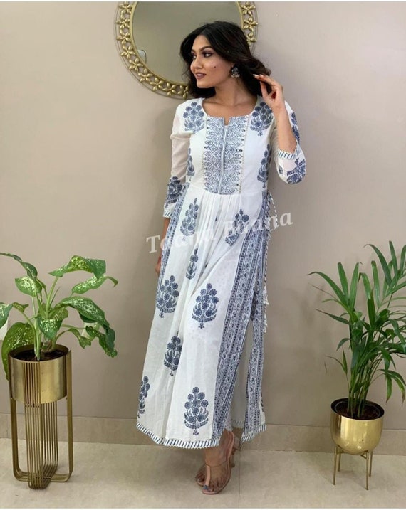 Buy online Printed Kurta Pant Set With Dupatta from ethnic wear for Women  by Scakhi for 3399 at 37 off  2023 Limeroadcom