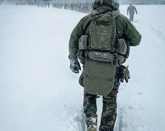 Stay Dry Anywhere – Waterproof Outdoor Seat Pad for Hunting, Camping, Hiking & Bushcraft