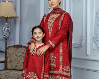 Women Kurta & Dupatta: Red