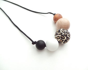 Minimalist Silicone Nursing necklace, Breastfeeding necklace, Sensory necklace, Fiddle necklace, New Mum gift, Mama necklace