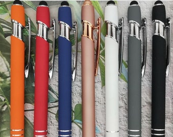 Order ballpoint pens with names, a special and personal gift. The metal ballpoint pen Tamiro with soft touch surface.