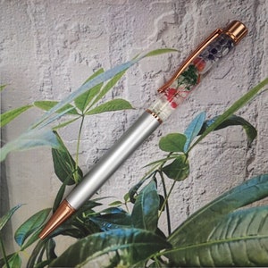 Wunderschöne Kugelschreiber aus Metall mit Blumen in Flüssigkeit, auch mit persönlicher Namensgravur Silber