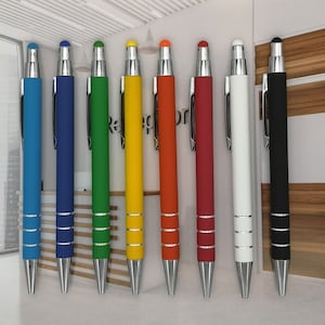 Kugelschreiber mit Namensgravur verschenken, besonders und persönlich. Individuelle Lasergravuren für die Liebsten.
