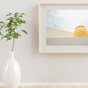 Vase - Minimalismus - Digitaldruck - Farben - Italien - Design - Druck - Fotografie - Kunst - minimalistisch - gelb - Meer - Himmel