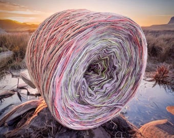 Bobbel gradient yarn 1200 m/4-ply for unique knitting and crochet projects