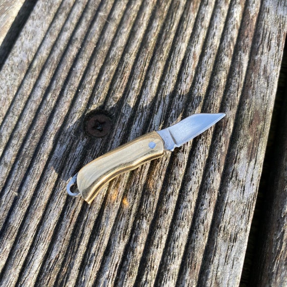 Mini coltello da tasca pieghevole Portafoglio in ottone Portachiavi  Survival EDC Tool -  Italia