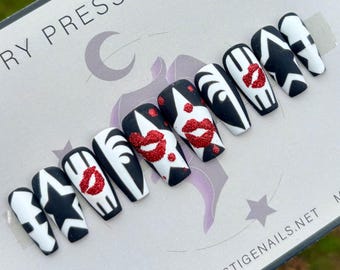 Black & White Kiss Line Design Graphic Press On Nails || luxury nails, glitter nails, matte nails, alt nails, graphic lines press ons