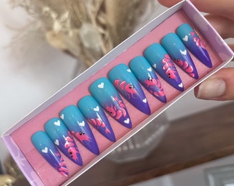 Púrpura y azul Ombre Funky Shrimp Press On Nails // bajo el pegamento del mar en las uñas, palo en las uñas, uñas de pescado, kit de uñas de camarones